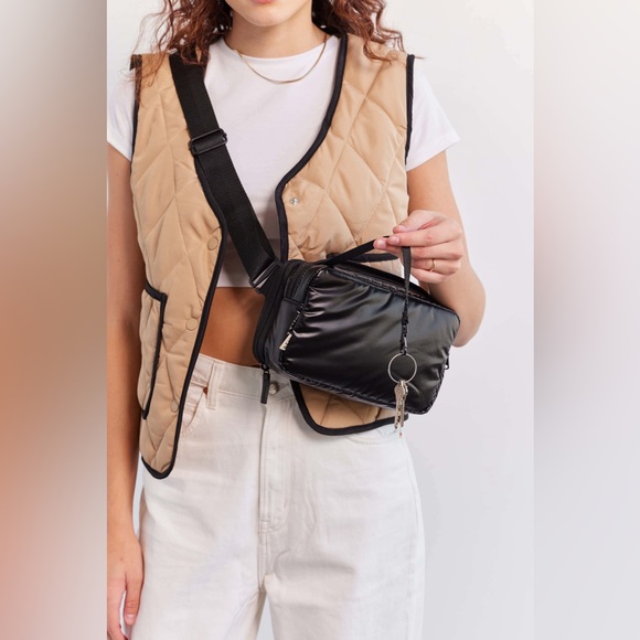 BEIS The Expandable Pouch in Black main image 4